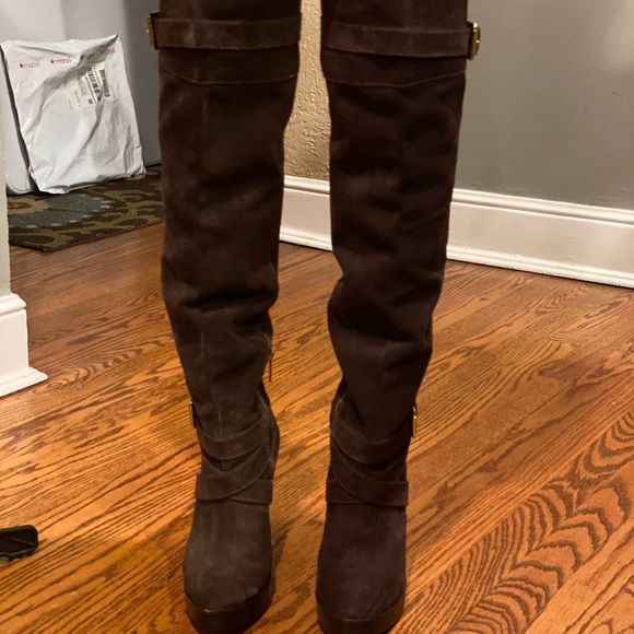 KORS Michael Kors Zanzia Suede Boot - Picture 4 of 4